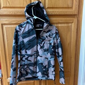 New Balance ladies rain jacket size medium new without tags